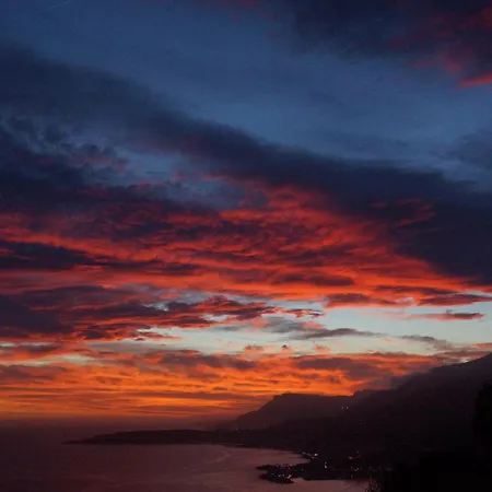 Total Sea View Ll Grimaldi Menton Апартаменты