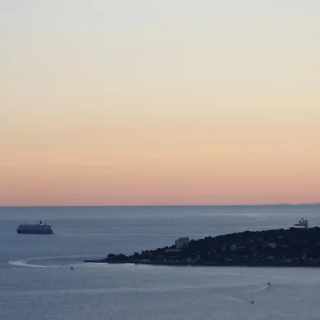 Total Sea View Ll Grimaldi Menton *