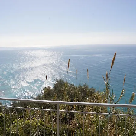 Total Sea View Ll Grimaldi Menton Apartman *