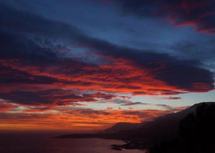 Total Sea View Ll Grimaldi Menton アパート