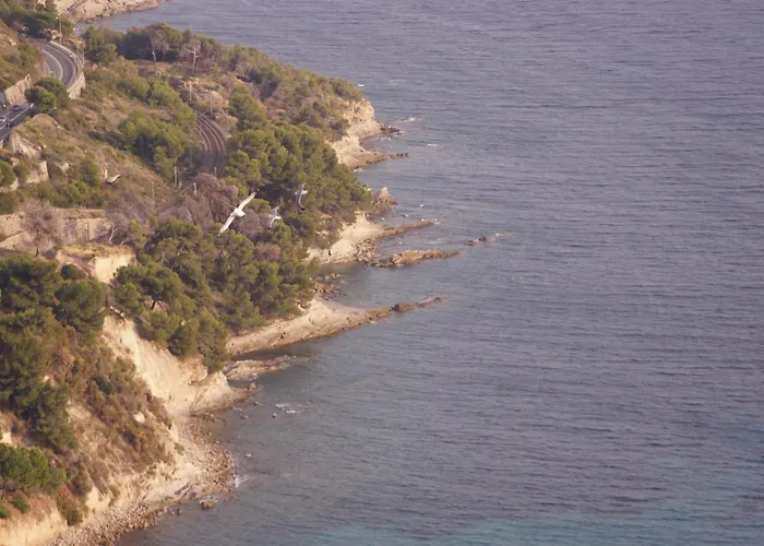 Total Sea View Ll Grimaldi Menton アパート