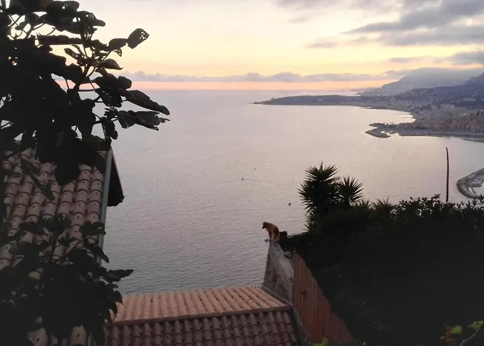 Total Sea View Ll Grimaldi Menton アパート